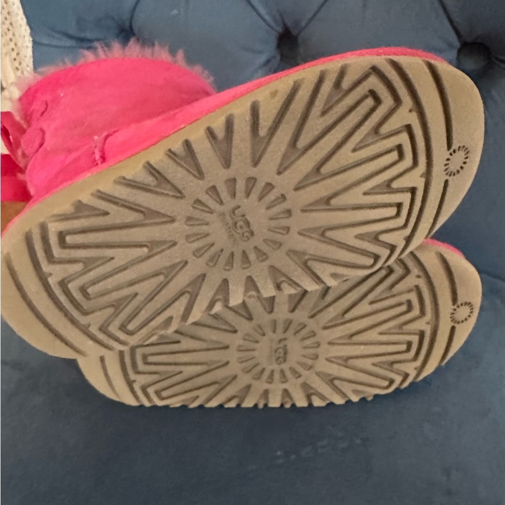 Cozy Pink Ugg Bailey Bow Boots - Picture 5 of 5